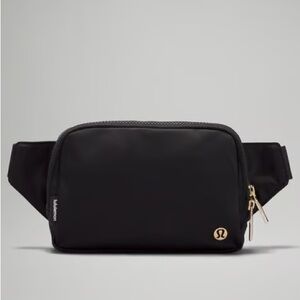 Lululemon Everywhere Belt Bag 2L